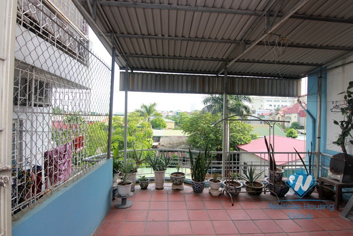 Cheap three bedrooms house for rent in Nghi Tam street, Tay Ho, Ha Noi